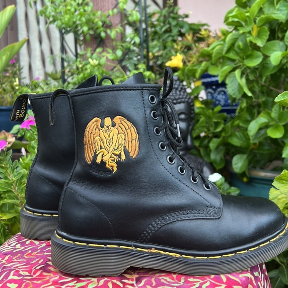 🏴󠁧󠁢󠁥󠁮󠁧󠁿 Dr. Martens MIE Vintage Embroidered Gargoyle Boots UK 5 - Picture 12 of 17